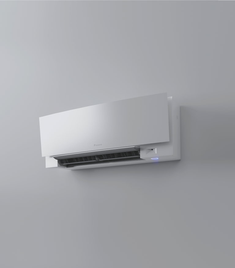 Daikin Emura aan de muur