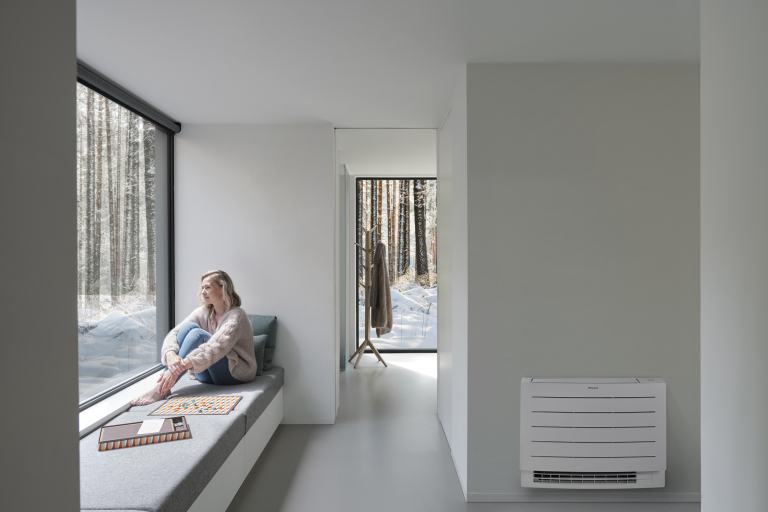 daikin perfera vloermodel in woonkamer